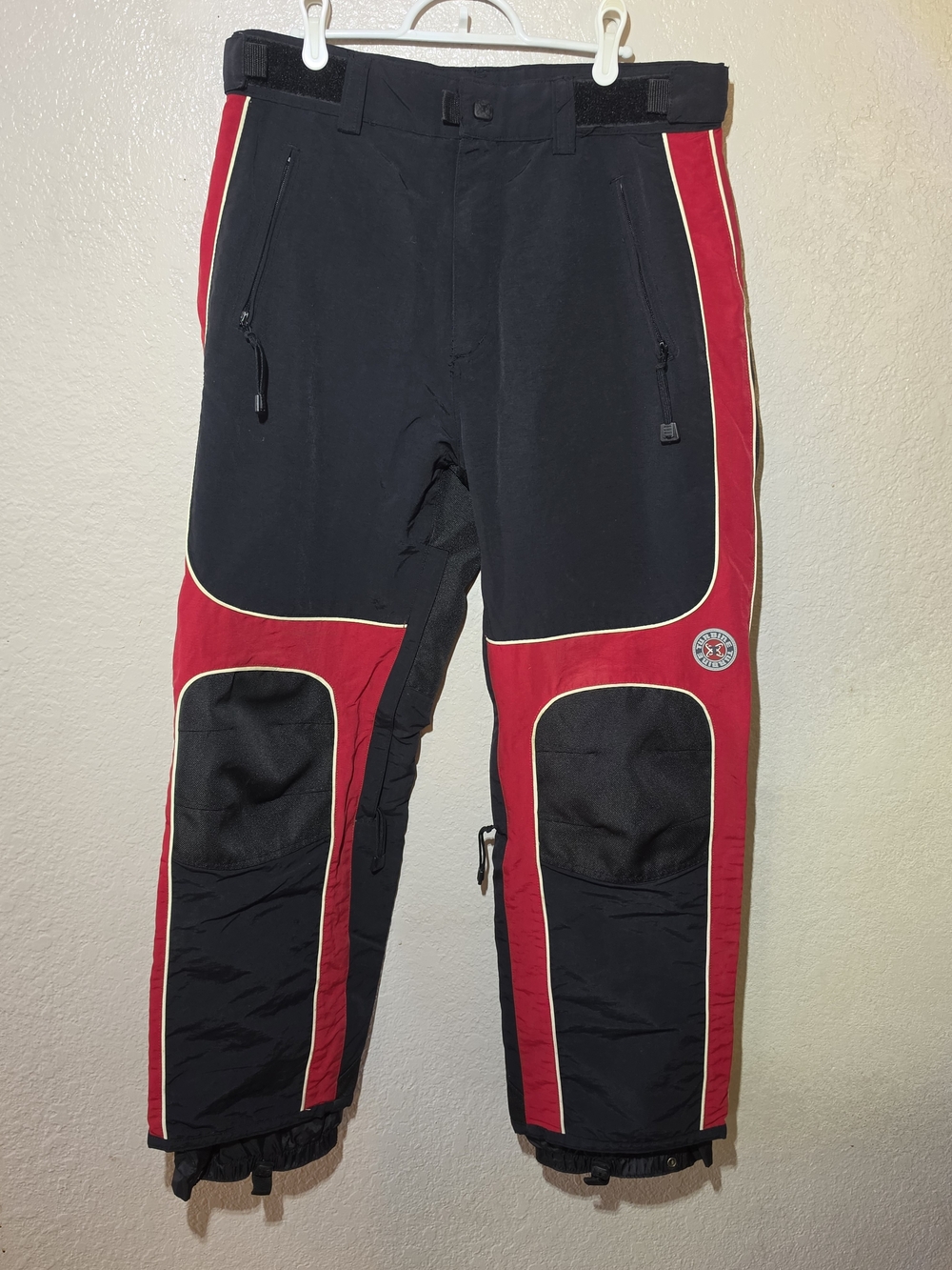 Turbine Men's Black and Red Ski/Snow Pants M